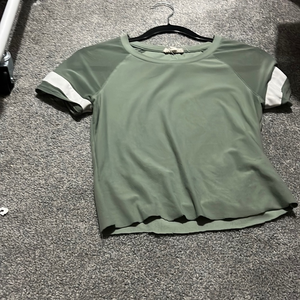 Green jersey cropped tee
